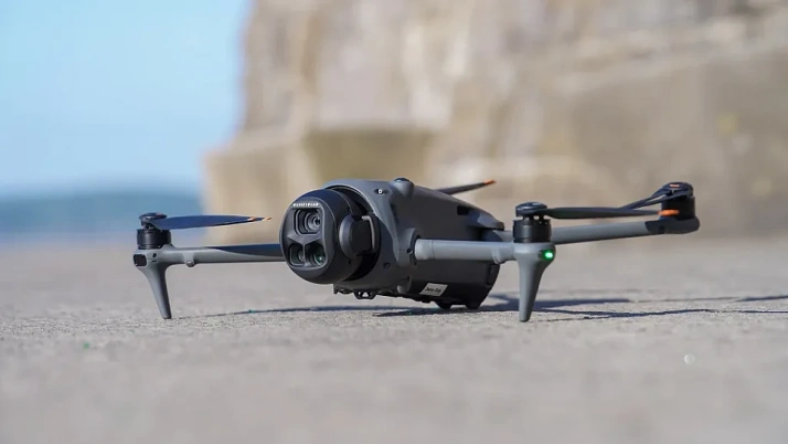 После эксплуатации DJI Mavic 4 Pro в течение нескольких недель можно оценить работу его 360-градусного стабилизатора и датчика LiDAR. После эксплуатации DJI Mavic 4 Pro в течение нескольких недель можно оценить работу его 360-градусного стабилизатора и датчика LiDAR.