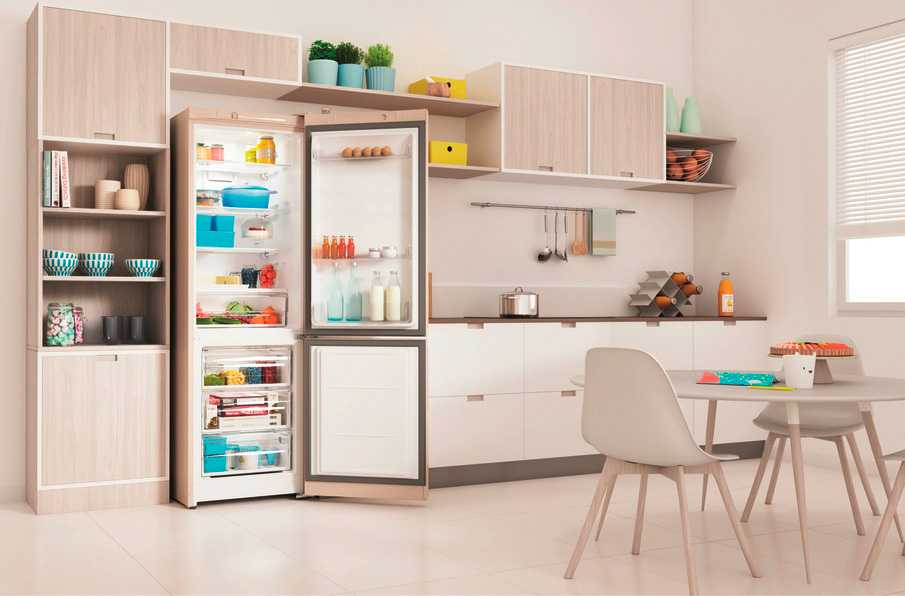 Двухкамерный холодильник Indesit ITR 4180 E