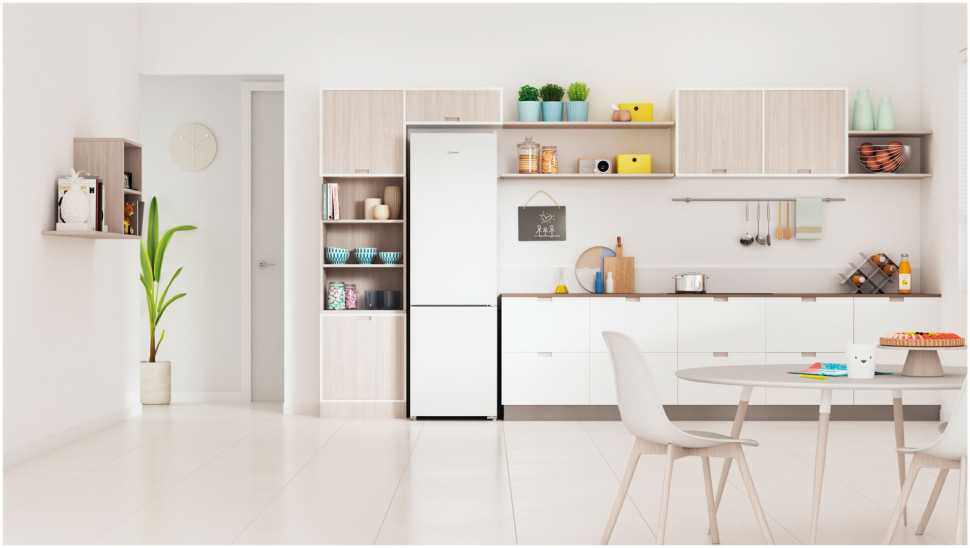 Двухкамерный холодильник Indesit ITR 4200 W