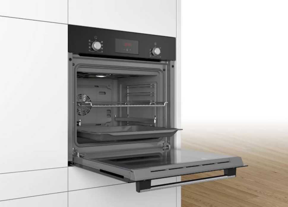 Электрический духовой шкаф Bosch HBF153EB0 черный