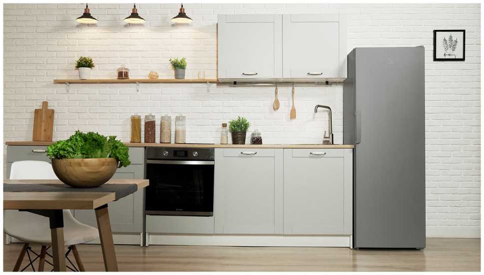 Морозильник Indesit DFZ 5175 G серебристый