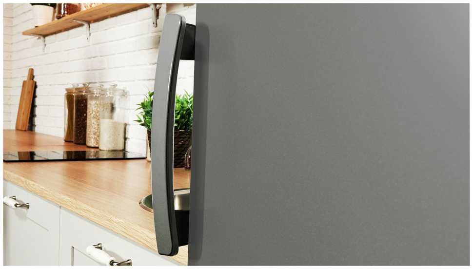 Морозильник Indesit DFZ 5175 G серебристый