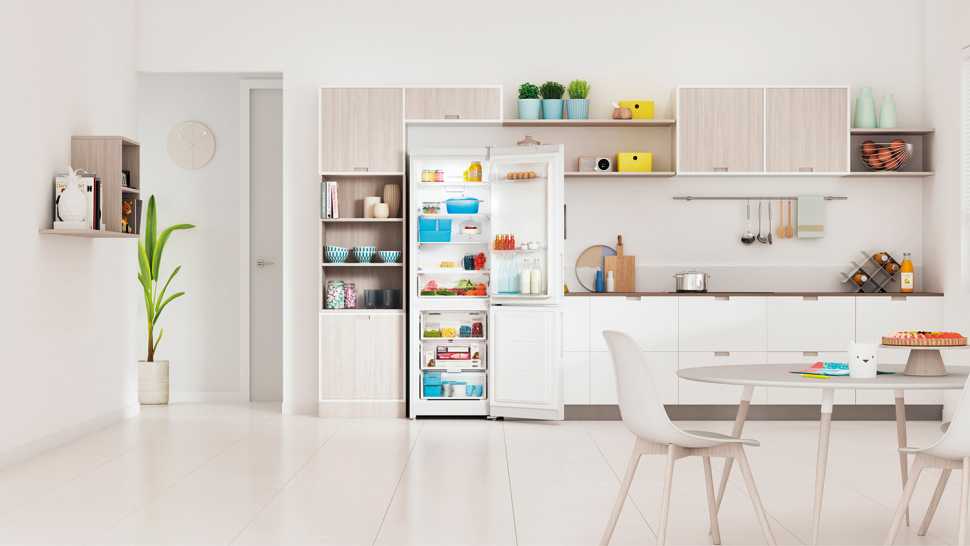 Двухкамерный холодильник Indesit ITR 5180 W
