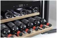 Встраиваемый винный шкаф Caso WineSafe 18 EB Black