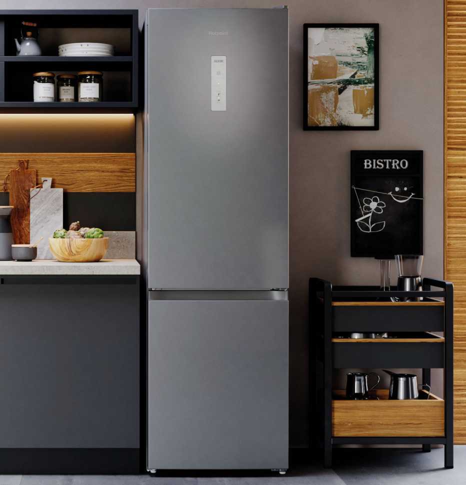 Двухкамерный холодильник Hotpoint HT 5200 S серебристый