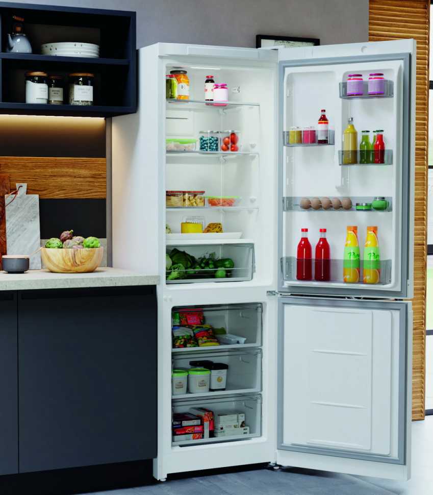 Двухкамерный холодильник Hotpoint HT 5180 W белый