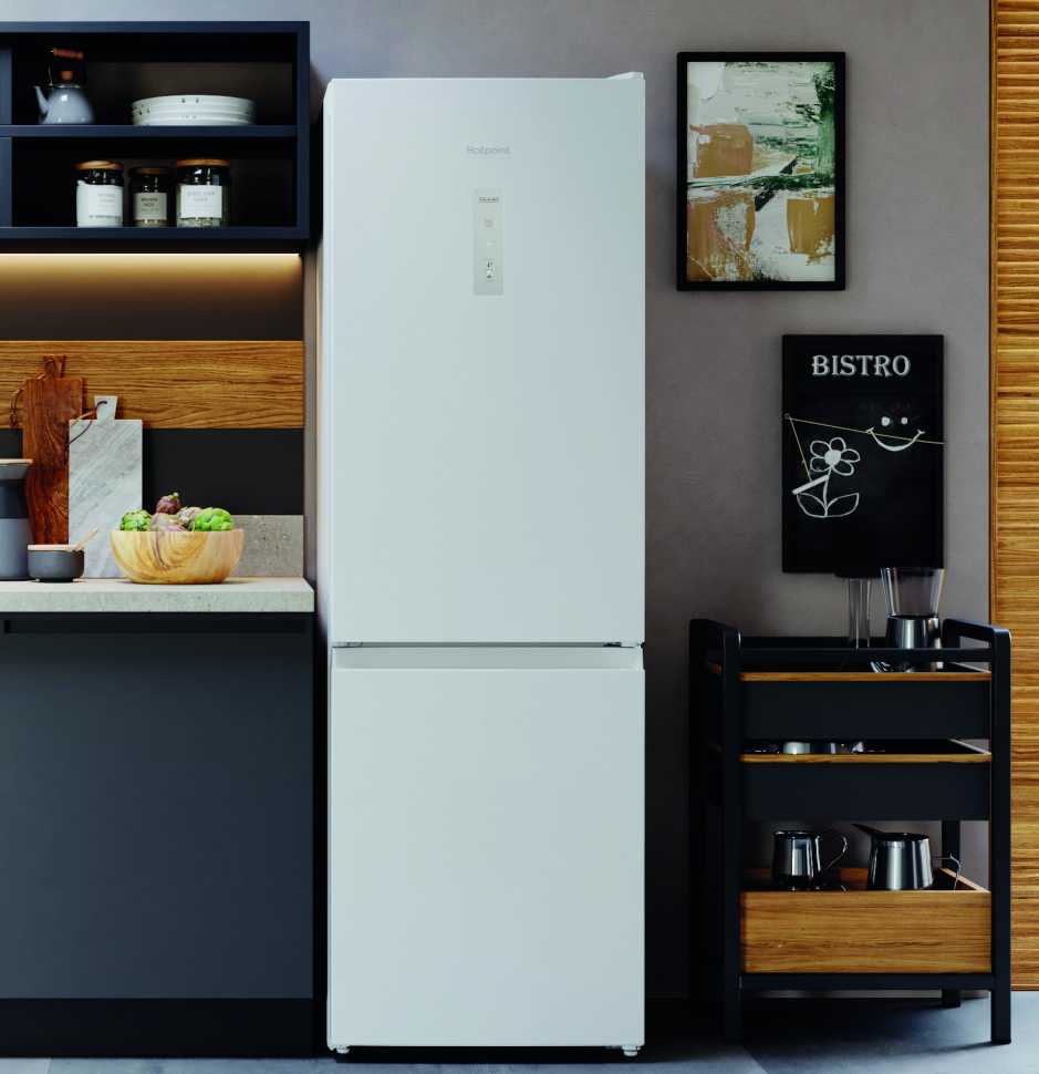 Двухкамерный холодильник Hotpoint HT 5180 W белый