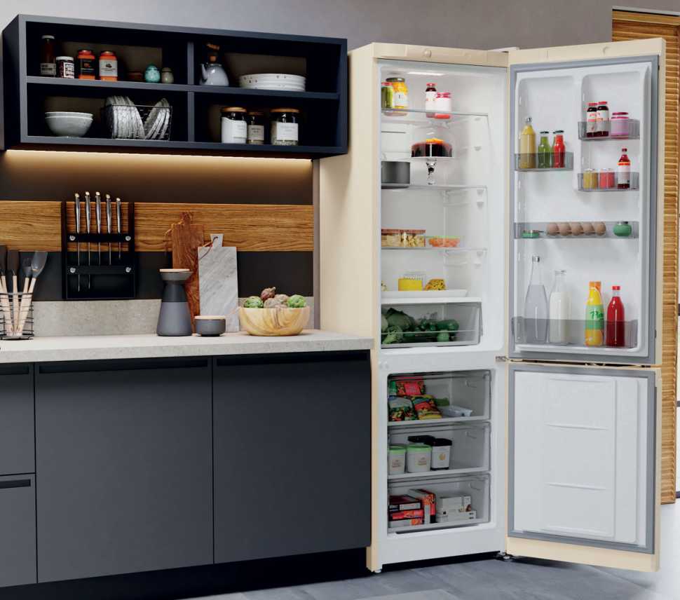 Двухкамерный холодильник Hotpoint HT 4200 AB мраморный