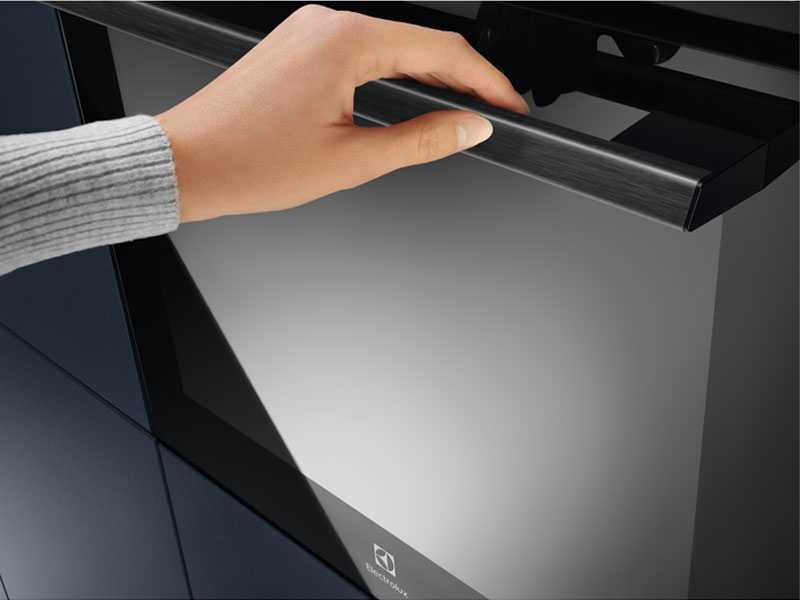 Электрический духовой шкаф Electrolux EOC6P77H