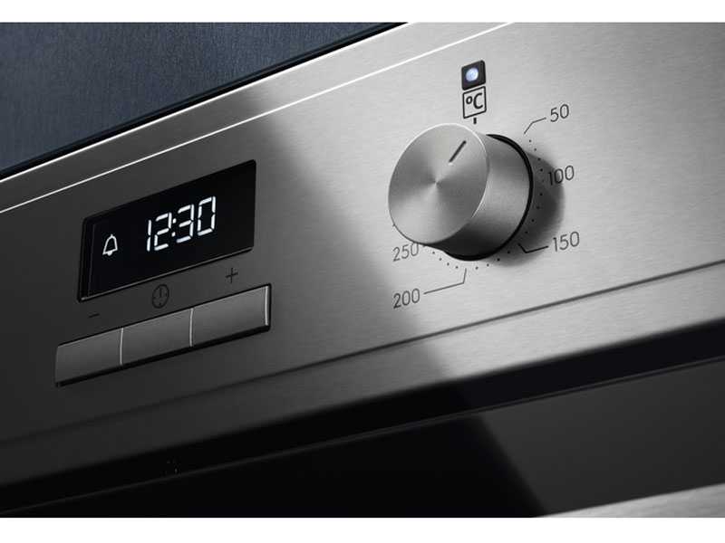 Электрический духовой шкаф Electrolux EOD3H70X