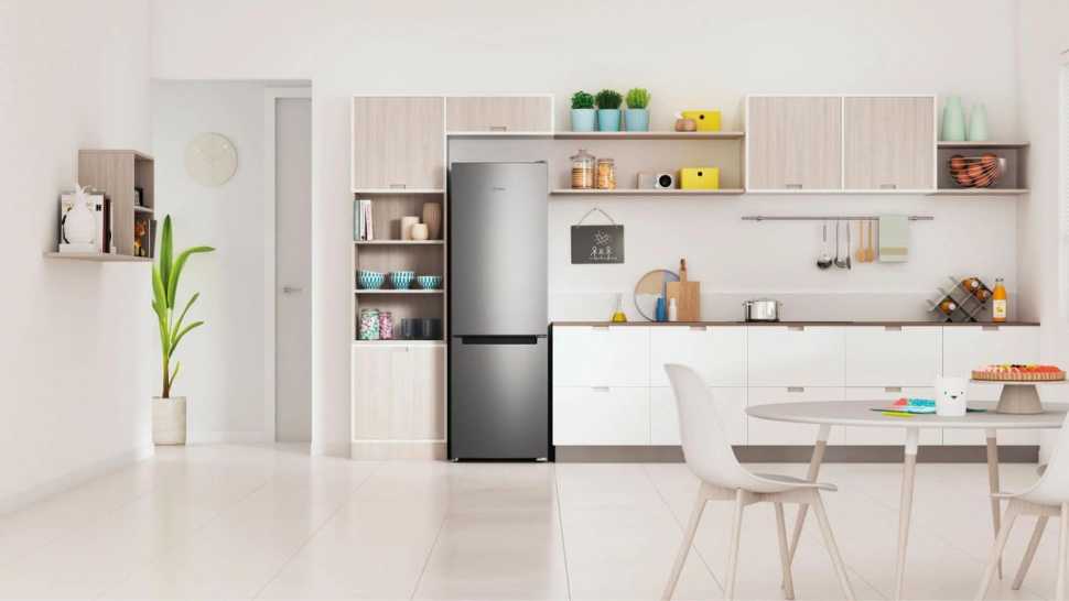 Двухкамерный холодильник Indesit ITS 4180 NG Темно-серый