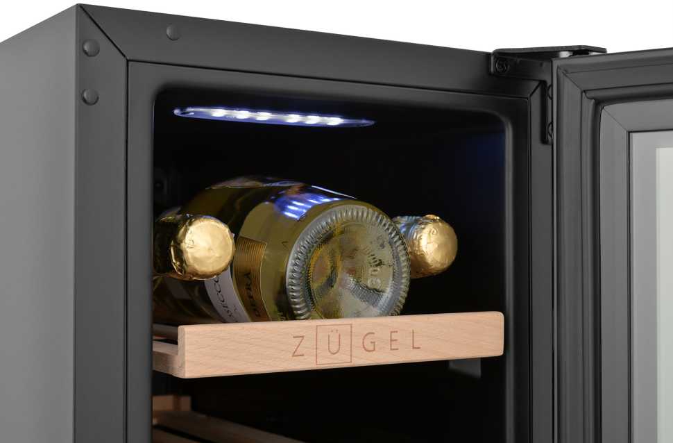 Встраиваемый винный шкаф Zugel ZCWI170DB