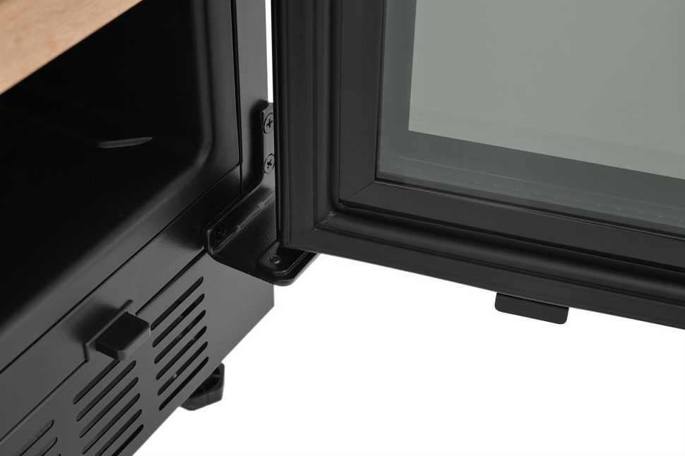 Встраиваемый винный шкаф Zugel ZCWI460DB