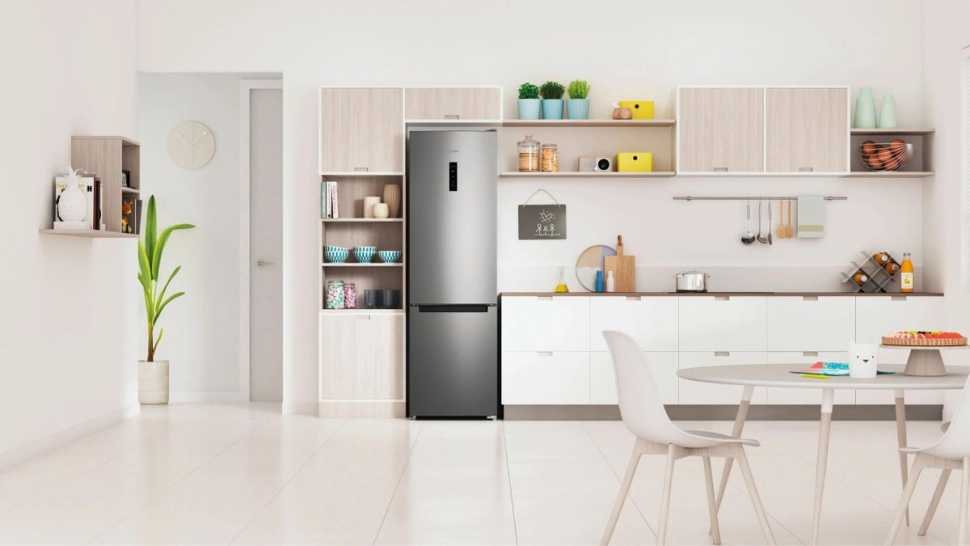 Двухкамерный холодильник Indesit ITS 5200 NG Темно-серый
