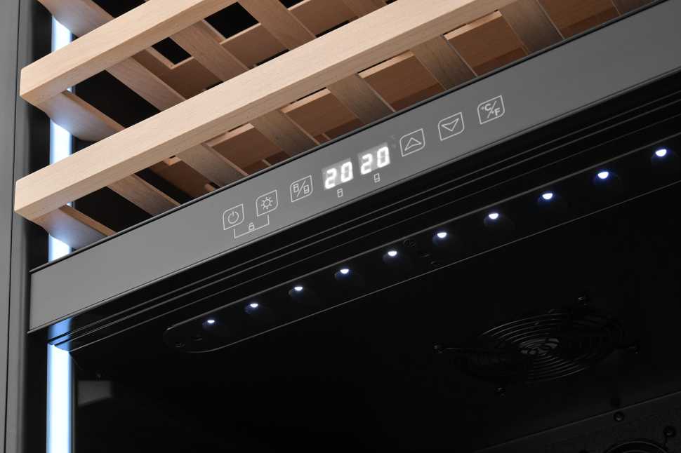 Встраиваемый винный шкаф Zugel ZCWI570DB
