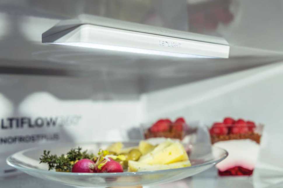Двухкамерный холодильник Gorenje NRK6202EW4