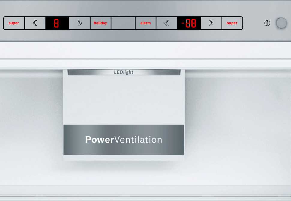 Двухкамерный холодильник Bosch KGE39AICA