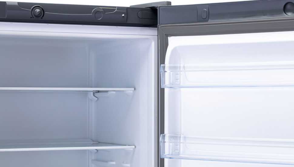 Двухкамерный холодильник Indesit DS 3180 G серебристый
