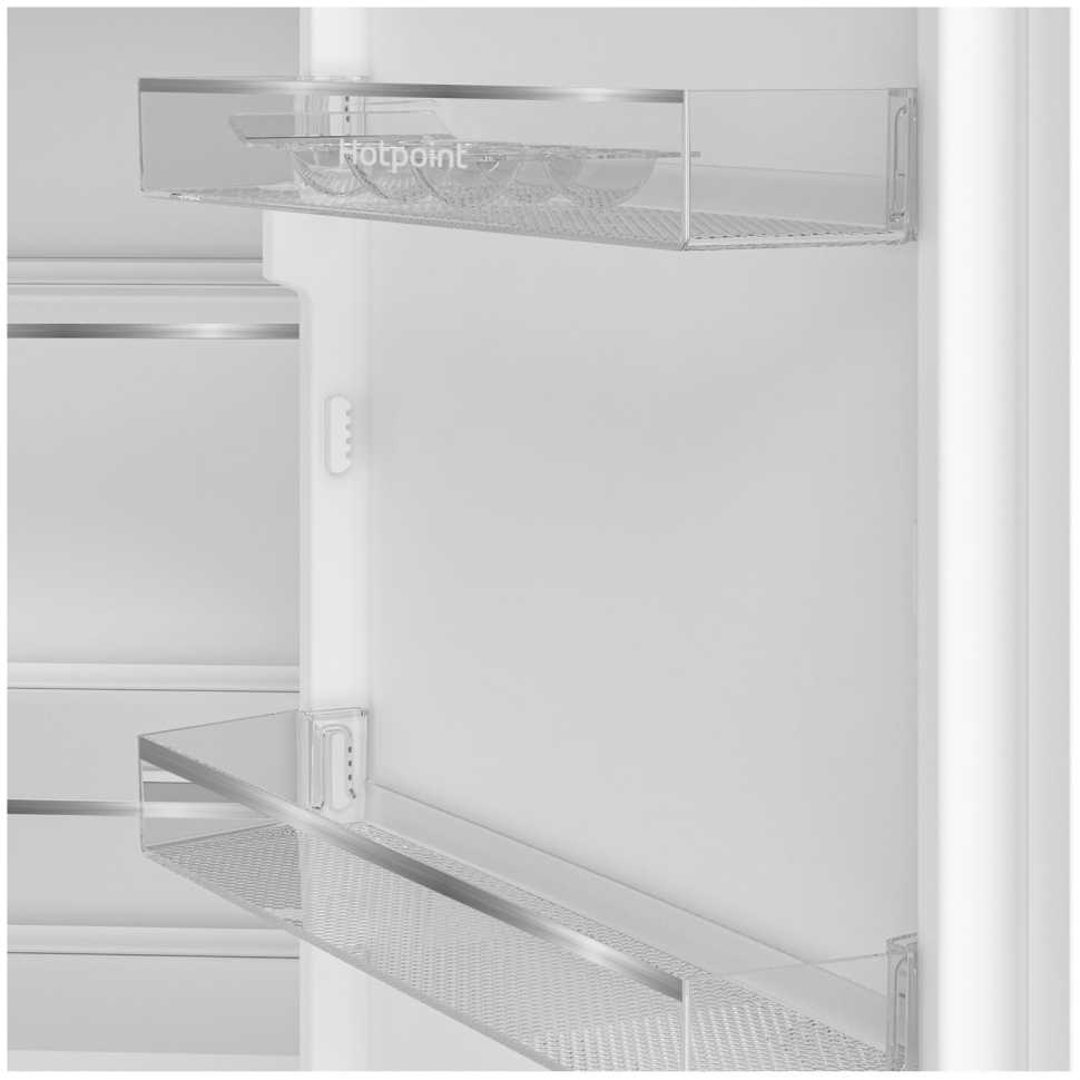 Встраиваемый двухкамерный холодильник Hotpoint HBH 18 белый