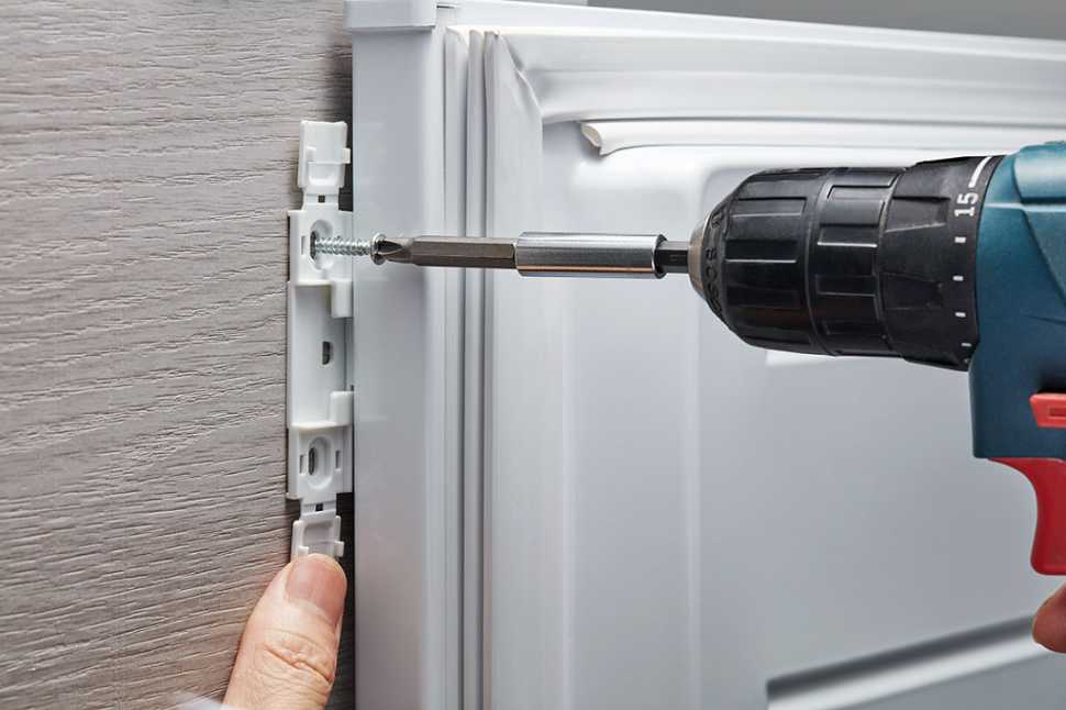 Встраиваемый морозильник Midea MDRE306FZF01