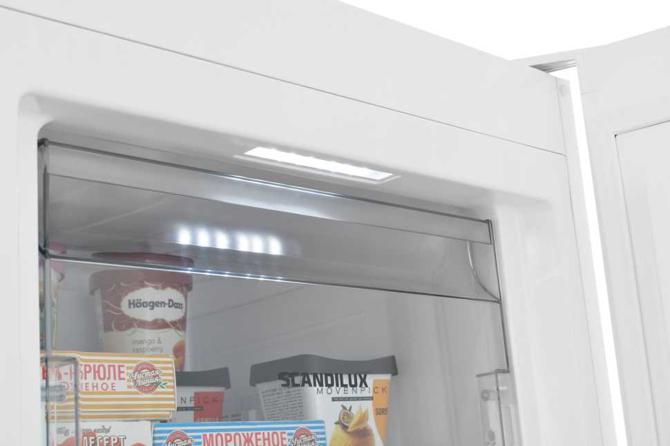 Холодильник Side-by-Side Scandilux SBS 711 EZ 12 W (FN 711 E12 W + R 711 EZ 12 W)