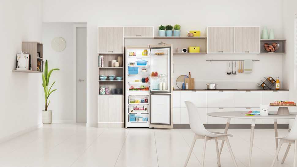 Двухкамерный холодильник Indesit ITR 5180 E бежевый