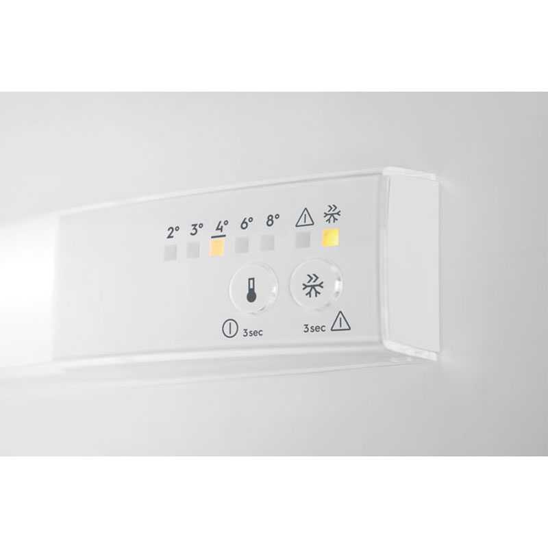 Встраиваемый двухкамерный холодильник Electrolux LNS5LE18S