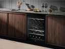 Встраиваемый винный шкаф Electrolux EWUD040B8B